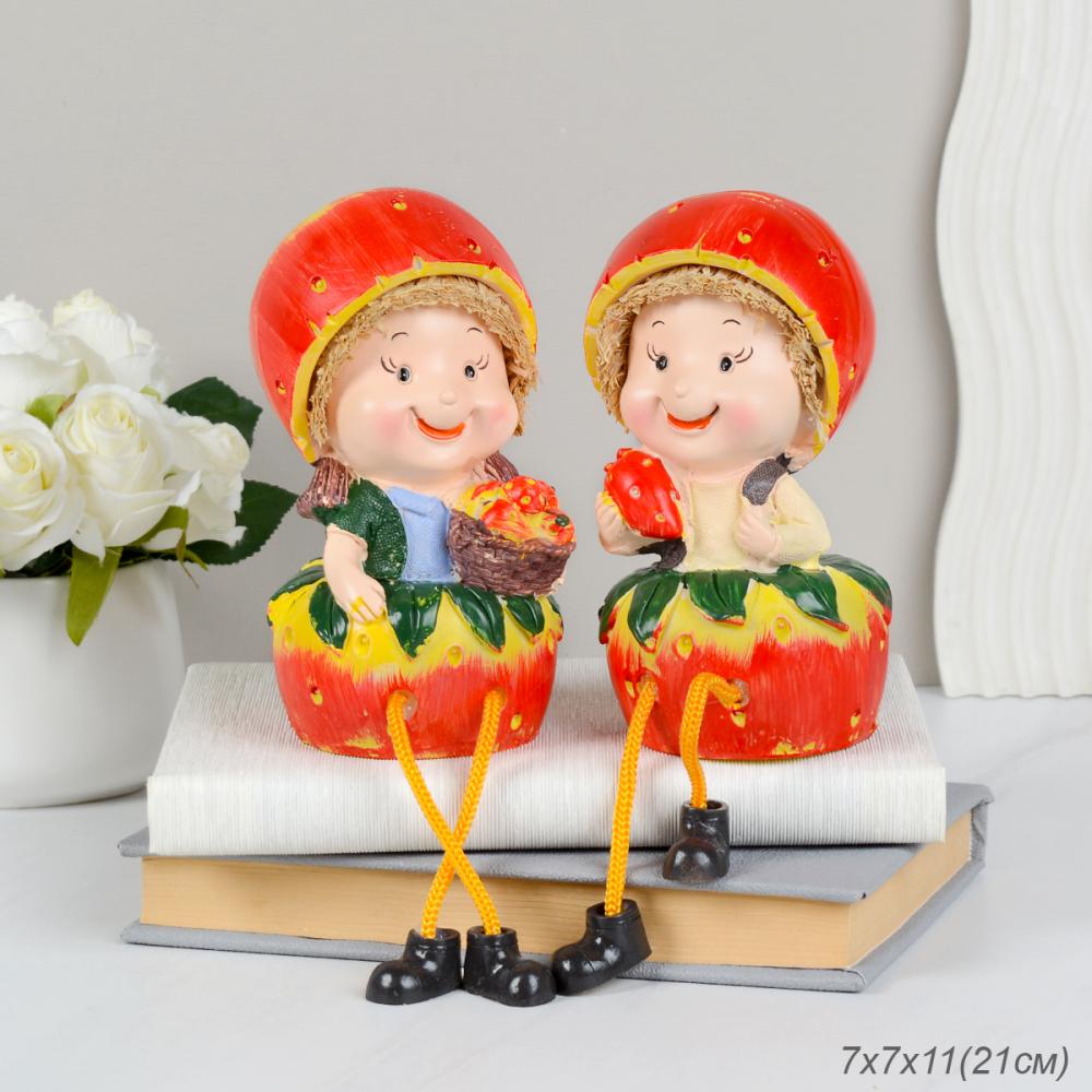 Фигурка Клубника висячие ножки 20 см / 8962 /уп 2/96/