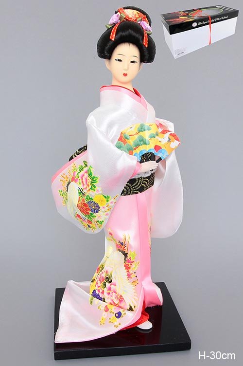 Японка в нарядном кимоно