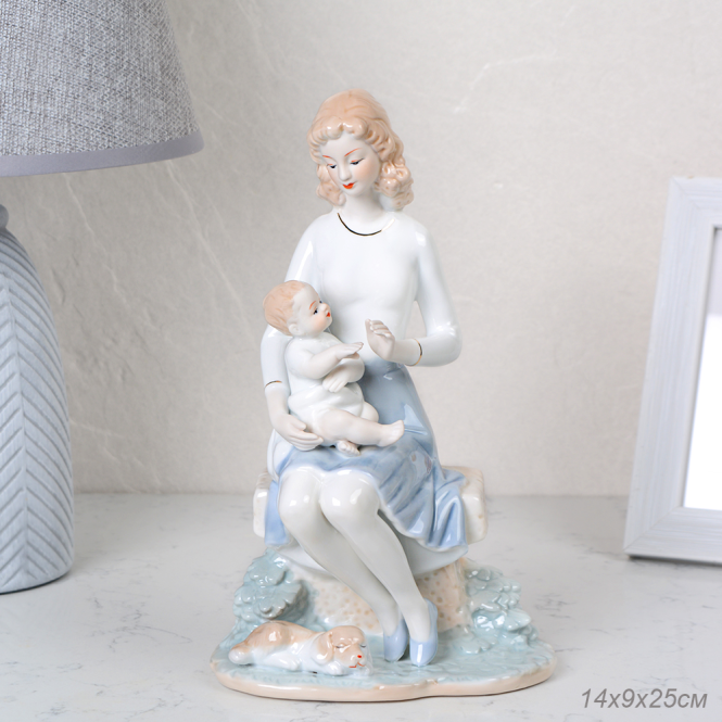 Статуэтка Дама с младенцом 25 см / HP112N /уп 30/