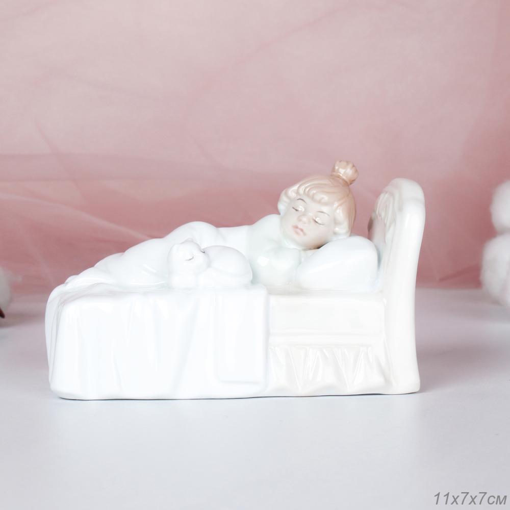 Статуэтка Девочка с кошкой 11х7х7см /HP3145 /уп 60/