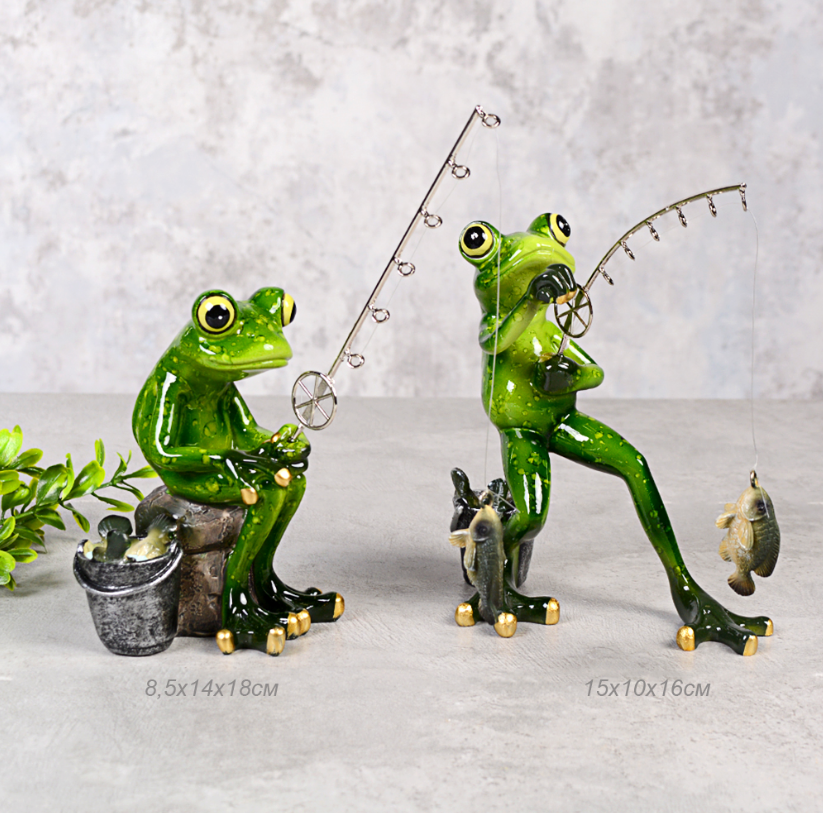 Фигурка Лягушка рыбак 13,5 см / YX69004DH-2 /уп 2/24/
