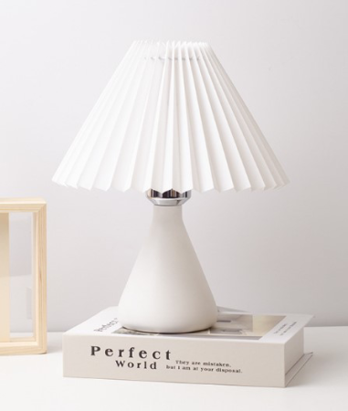 Настольный светильник. Белый (E27)