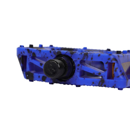 756238-2.jpg