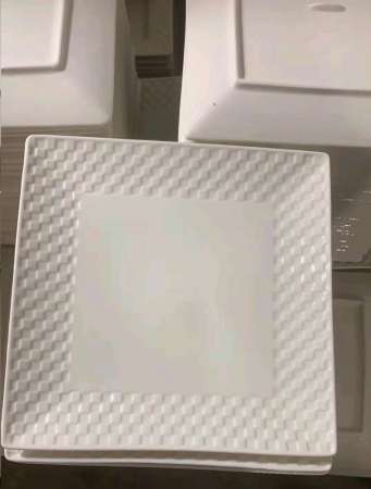 695743
